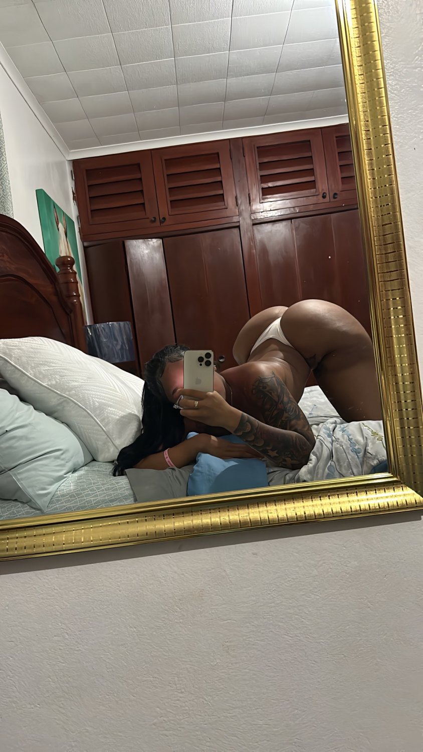 FlhVwFoXoAAOfK6 #VmXBnHW3