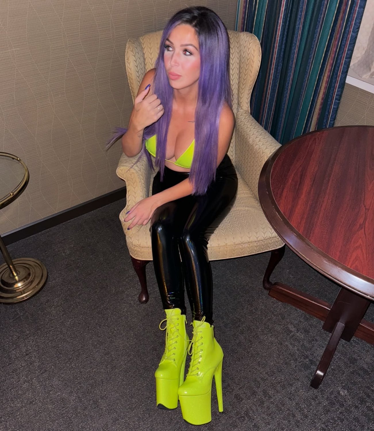 PVC Girl #3VNUVugu